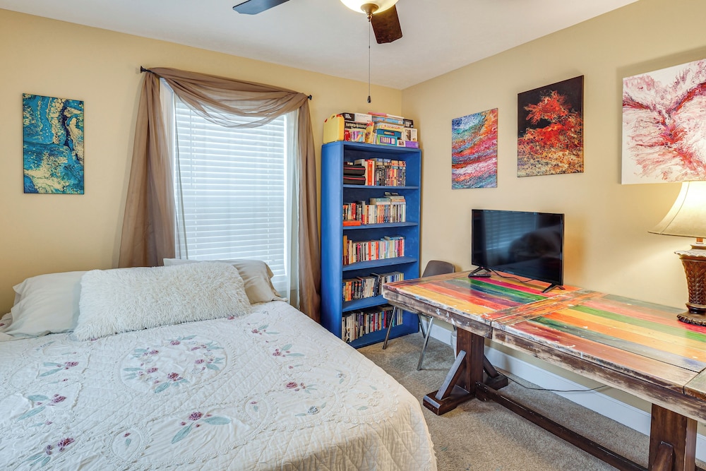 Hot Tub & Scenic Deck! Spacious Cookeville Retreat