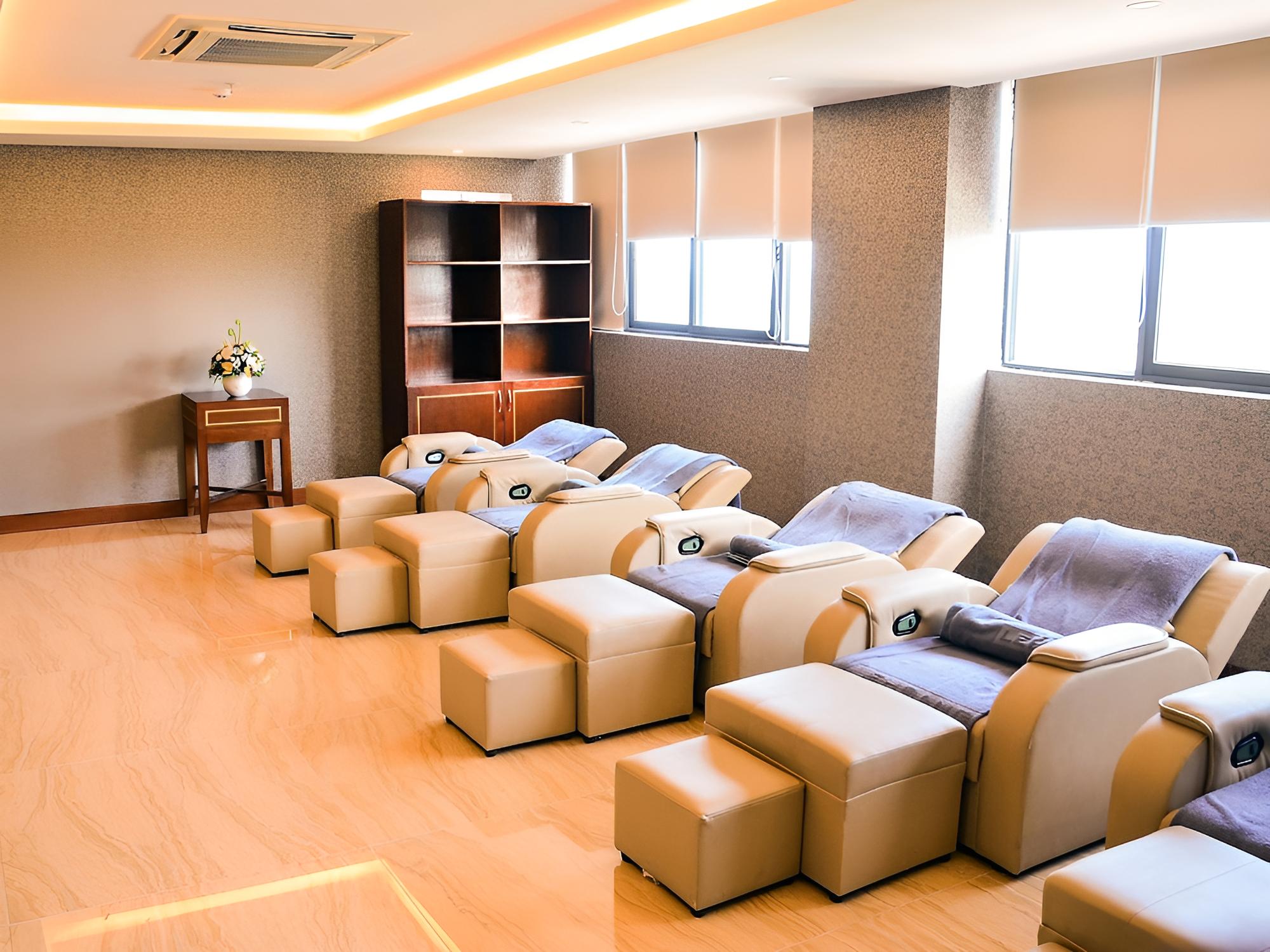 Le Hoang Beach Hotel