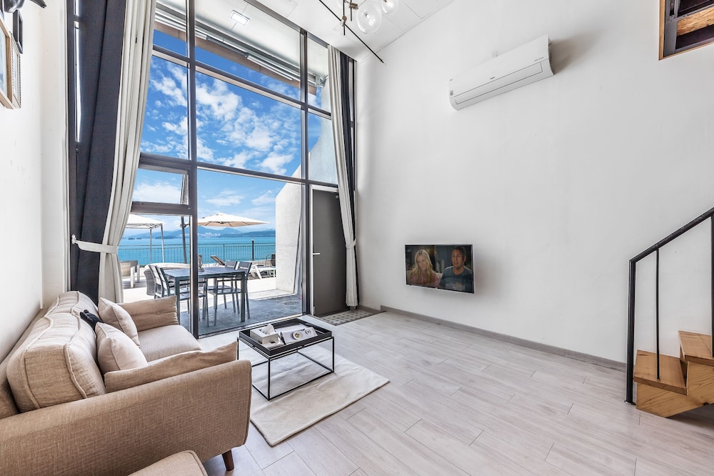 Yeosu Lastella Spa Pet-friendly Pension