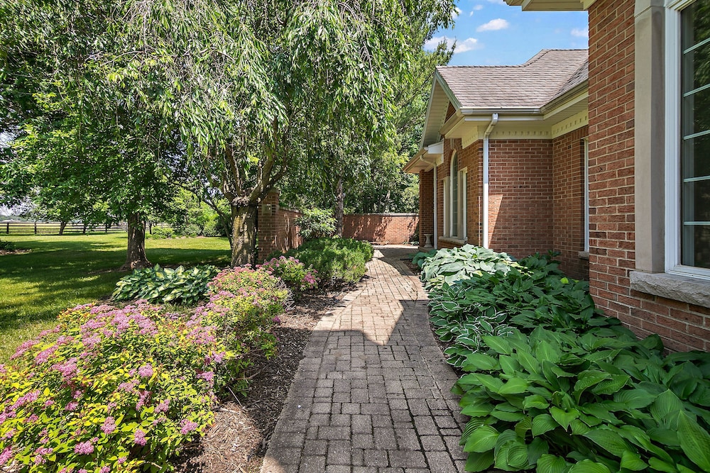Private Riverbank 27-acre Estate 1 hr From Chicago