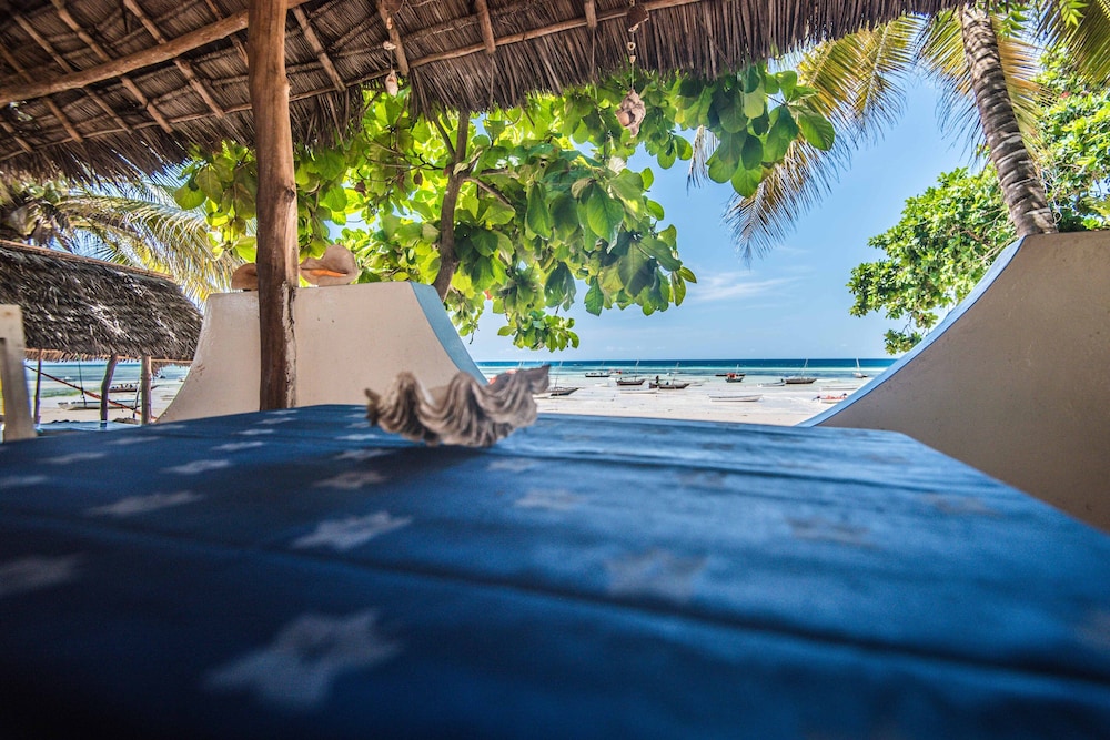 Ocean Breeze Lodge