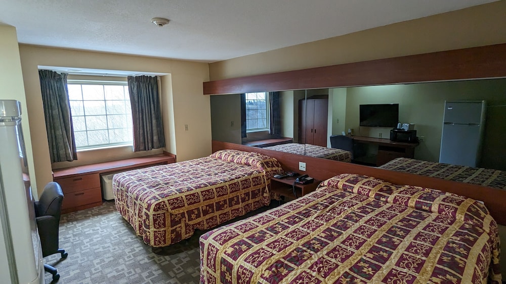 St Clair Inn and Suites