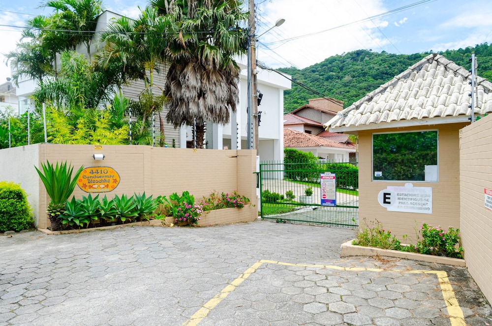 Casa em Condom nio Fechado c Wi-fi a 150m da Praia