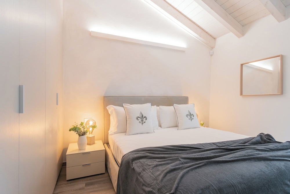 Muralto's Nest by Rent all Como