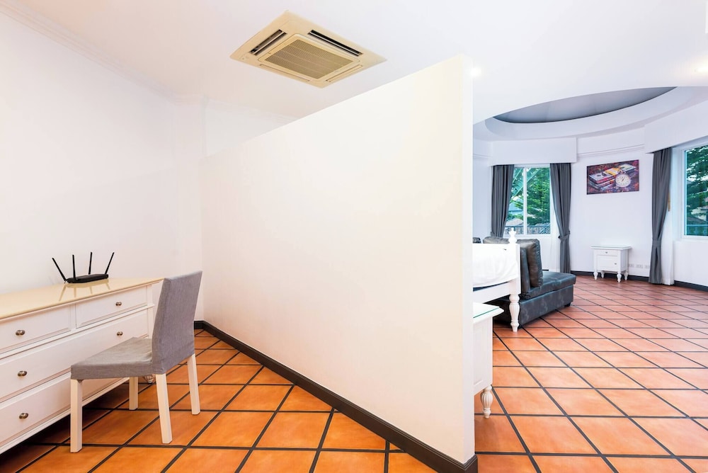 Luxury 4BR Private 425sqm Party Pool Villa