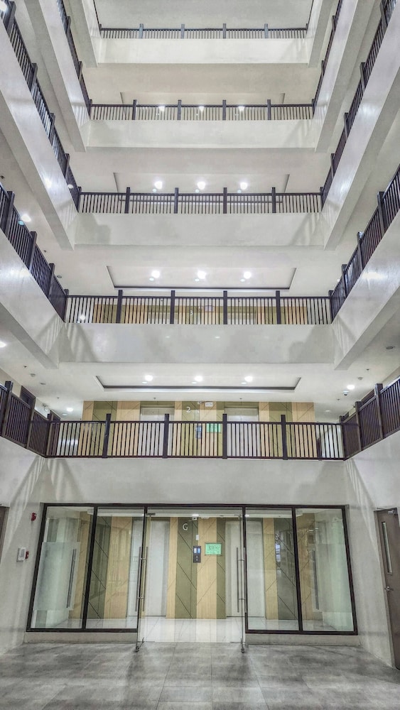 Unit 305 New Brenthill Condo With Balcony Near SM BGO