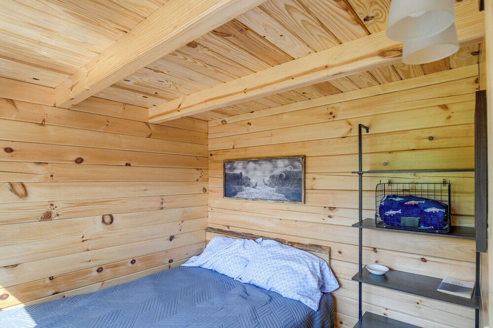 Teton Mtn Views: Peaceful Riverfront Cabin!