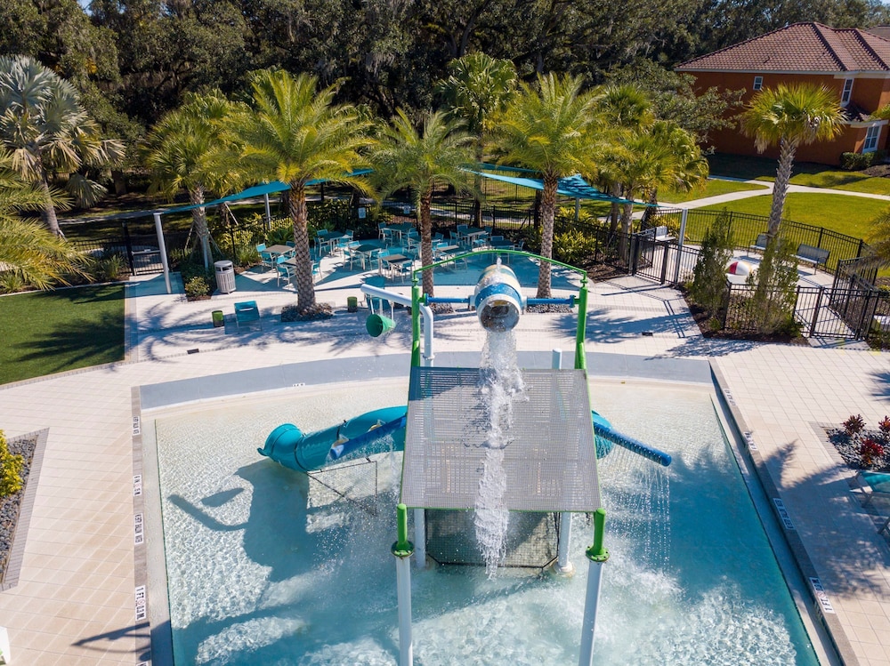 Family Friendly 12bd w Jacuzzi Veranda Palms 4401