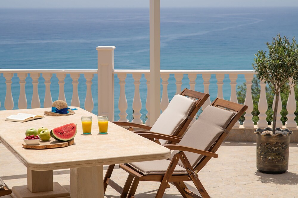 Posto Serene With Jacuzzi