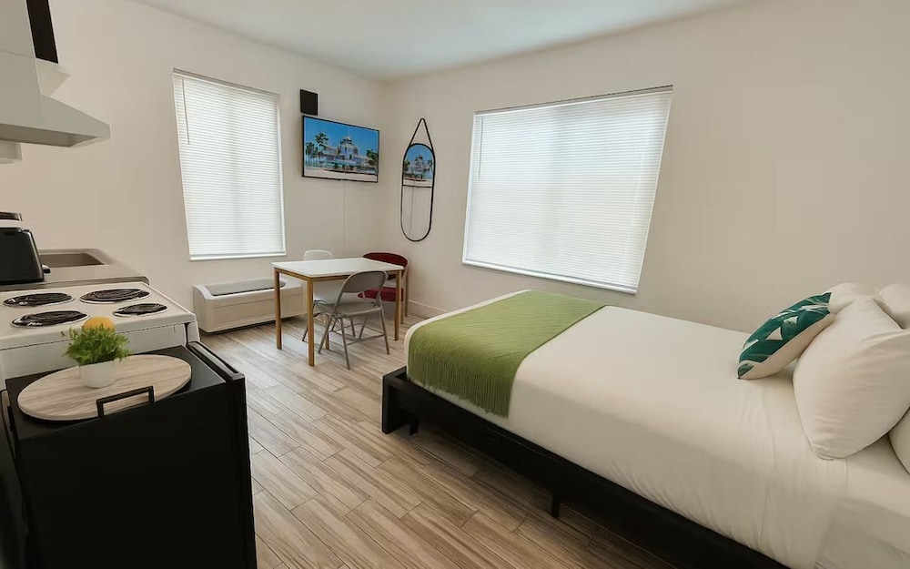 Miami Beachside Comfort Studio Stay