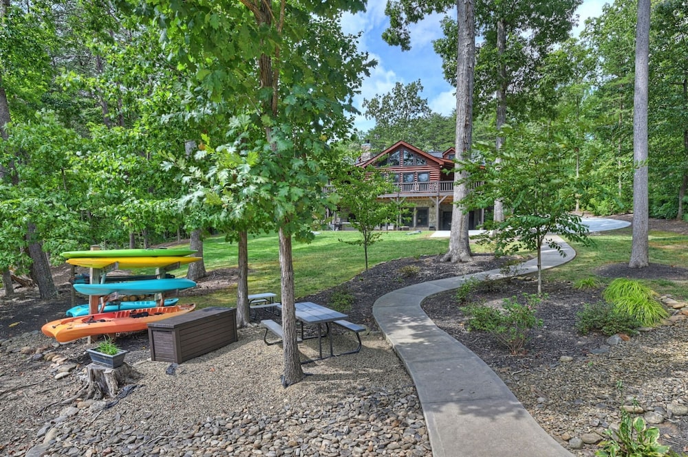 Bankhead Lodge by Avantstay Waterfront Log Cabin
