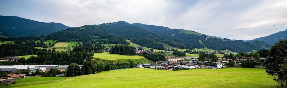 Appealing Apartment in Saalfelden Near Lake