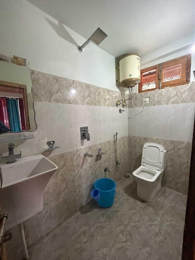 New Brahma Guesthouse