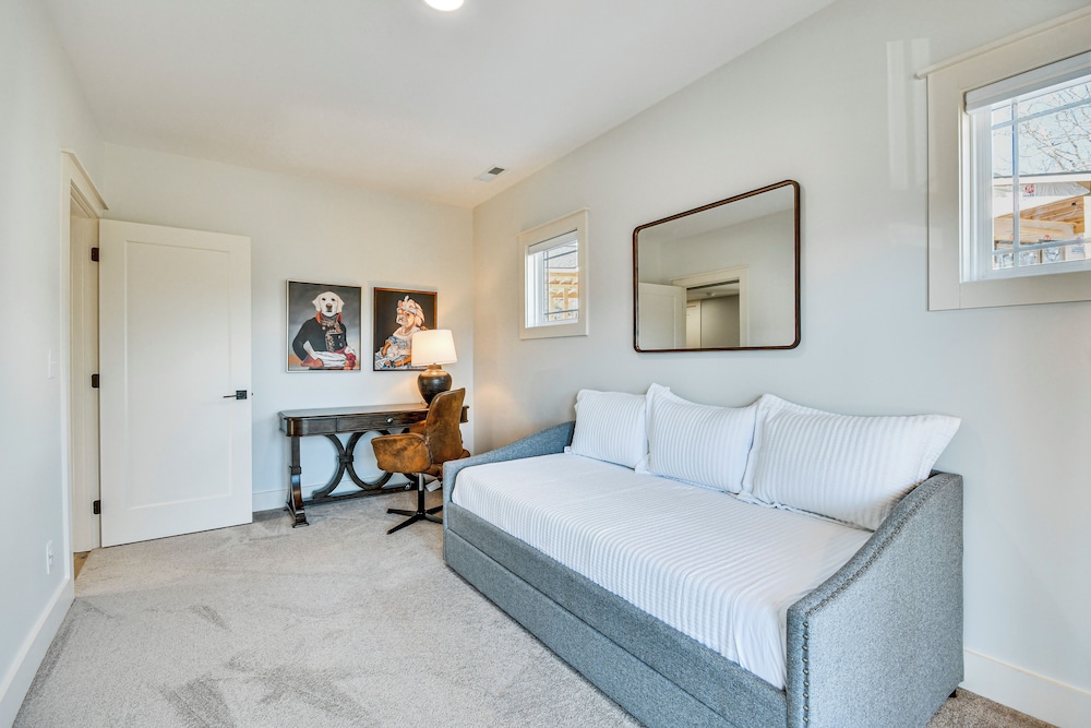 Newly Built Home w/ Mtn Views in Black Mountain!