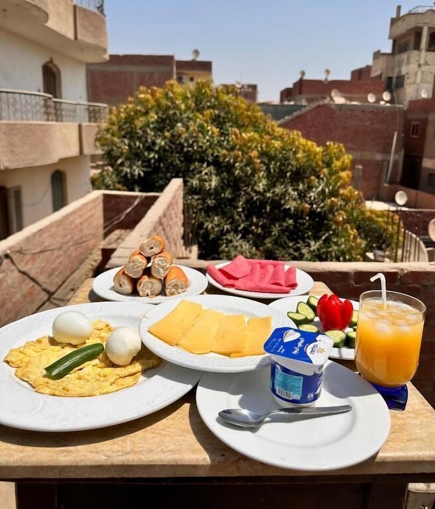 Great Pyramids Lodge