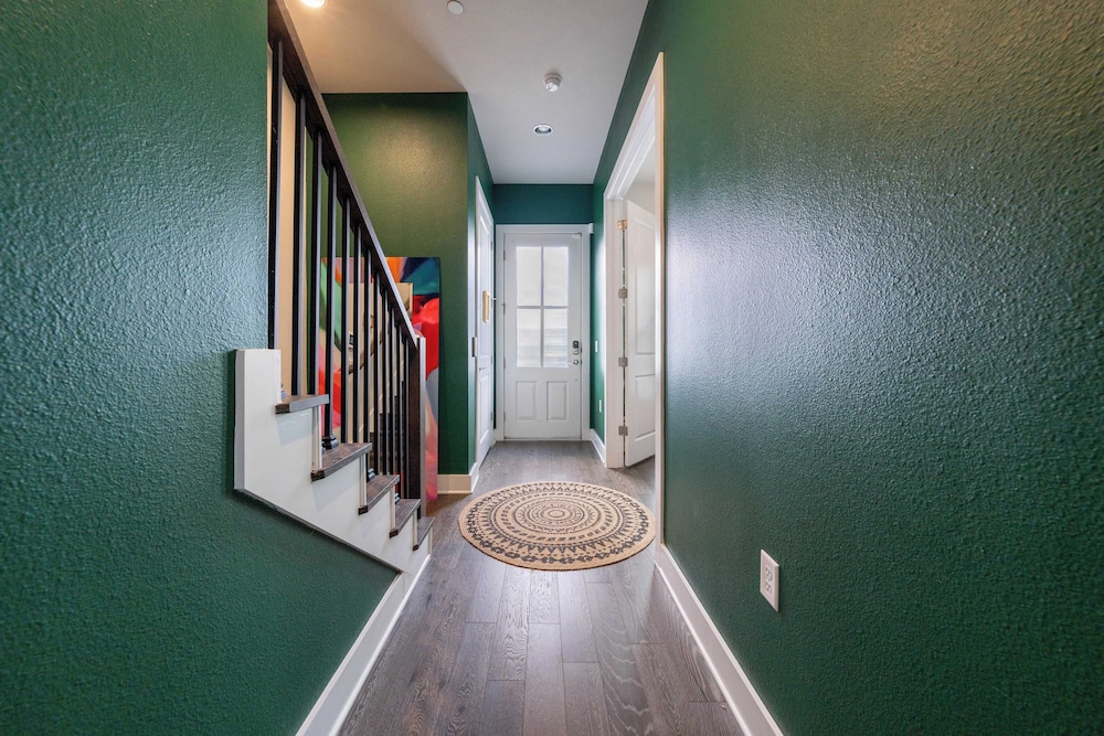 Modern Home, Private Balcony, Near Rainey & Lady Bird Lake Haus of Z