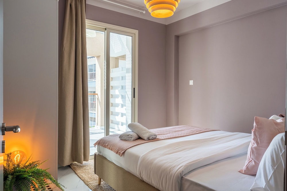 Sundrop 1-Bedroom Apartment in Larnaca