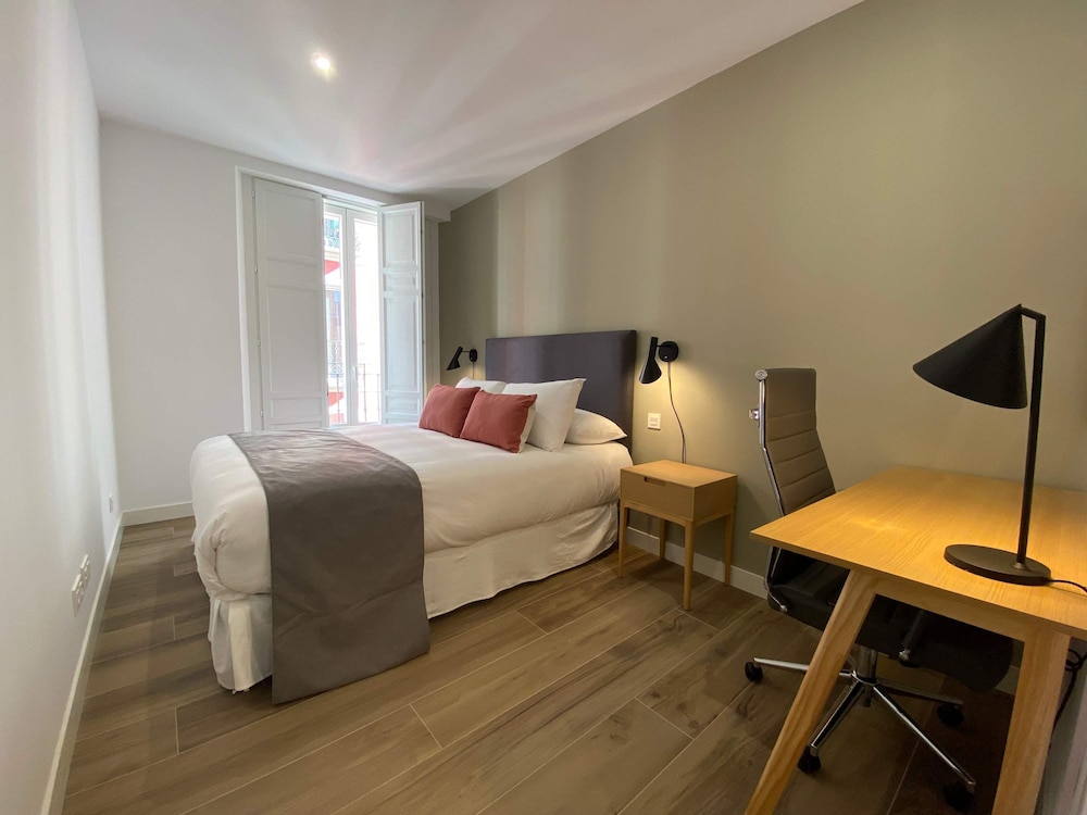 w Amazing 2BR With Terrace in Chueca