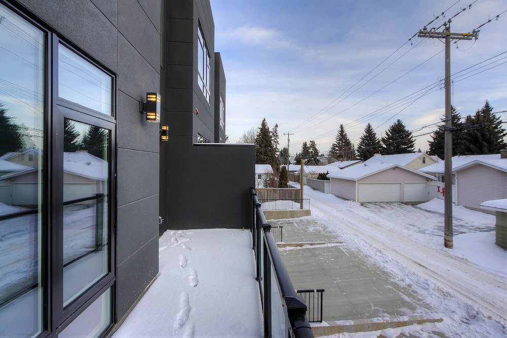 New Luxury Townhome 27-1