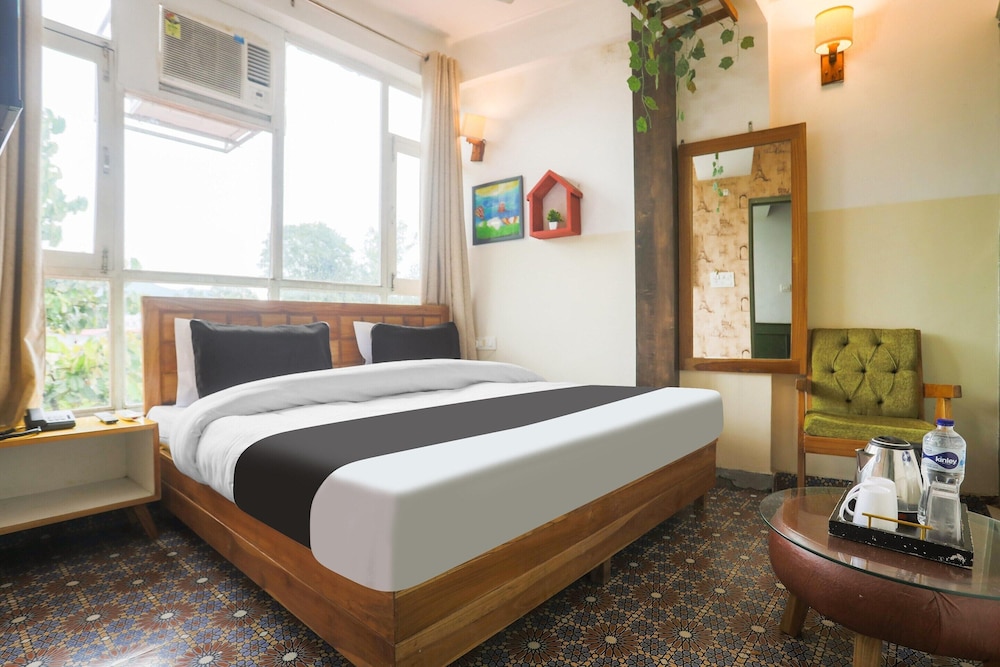 Cozy Stays Near Pacific Mall Rajpur Dehradun