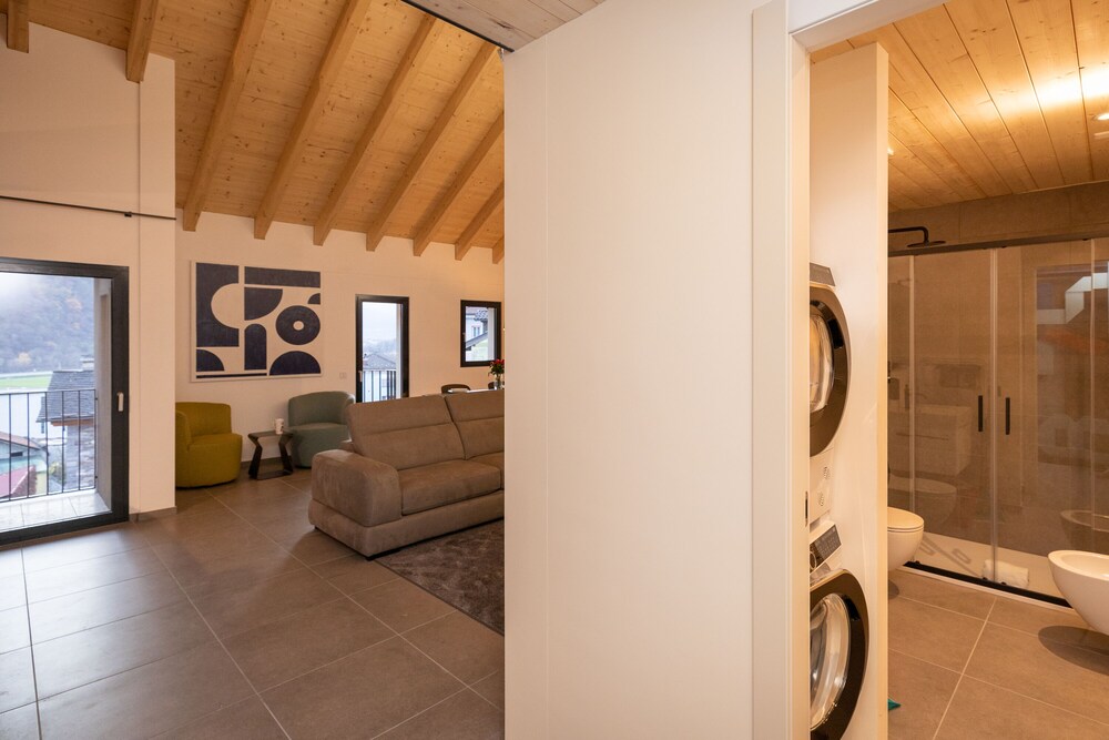 Res.3544 Suite 305