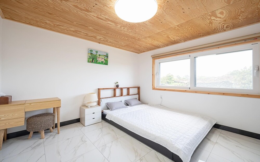 Jeju Yongstay Unshared House view 3
