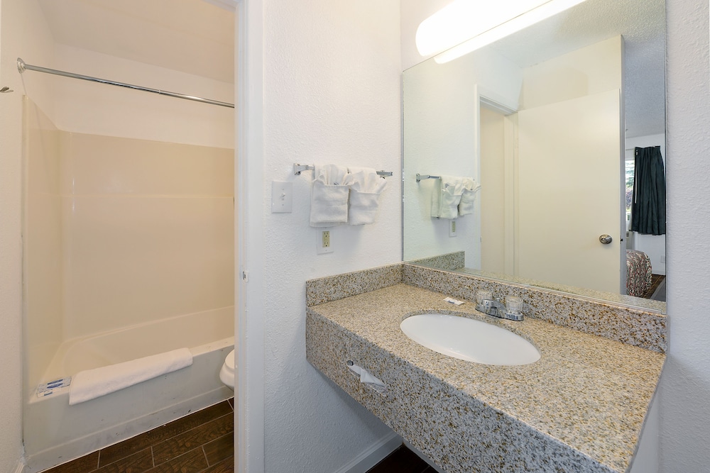 Rohnert Park Vacations - Budget Inn - Property Image 8