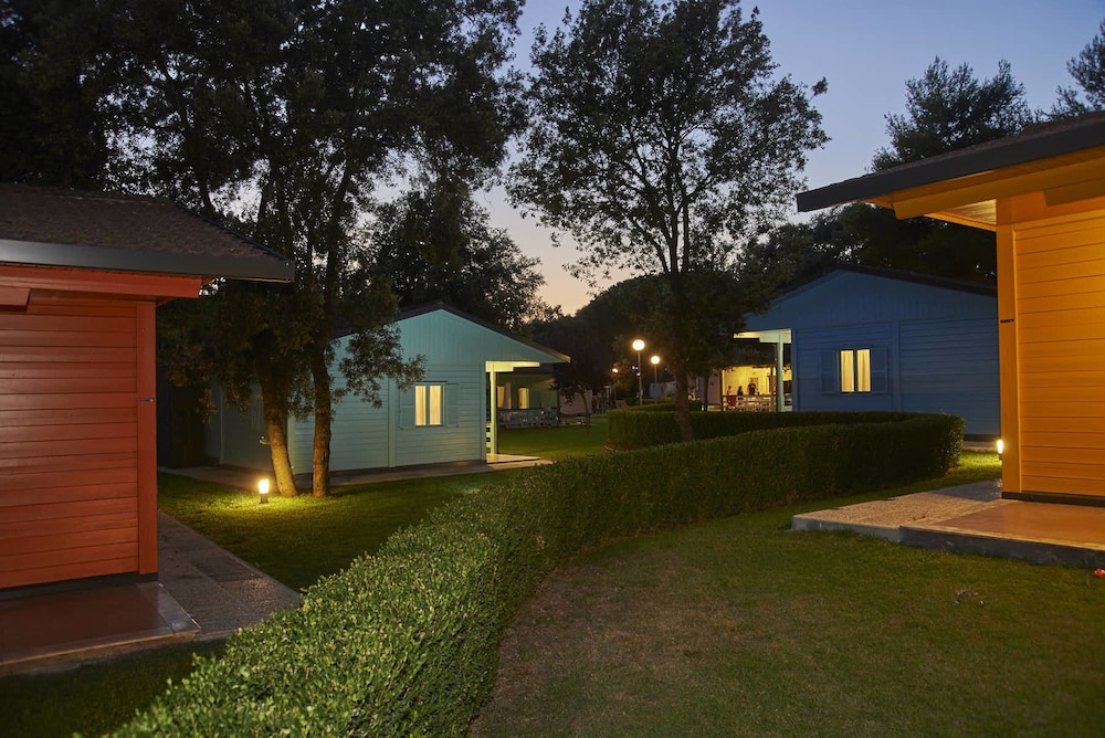 Baia Domizia Camping Village