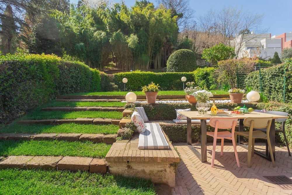 Vico Garden-203 by Rent all Como