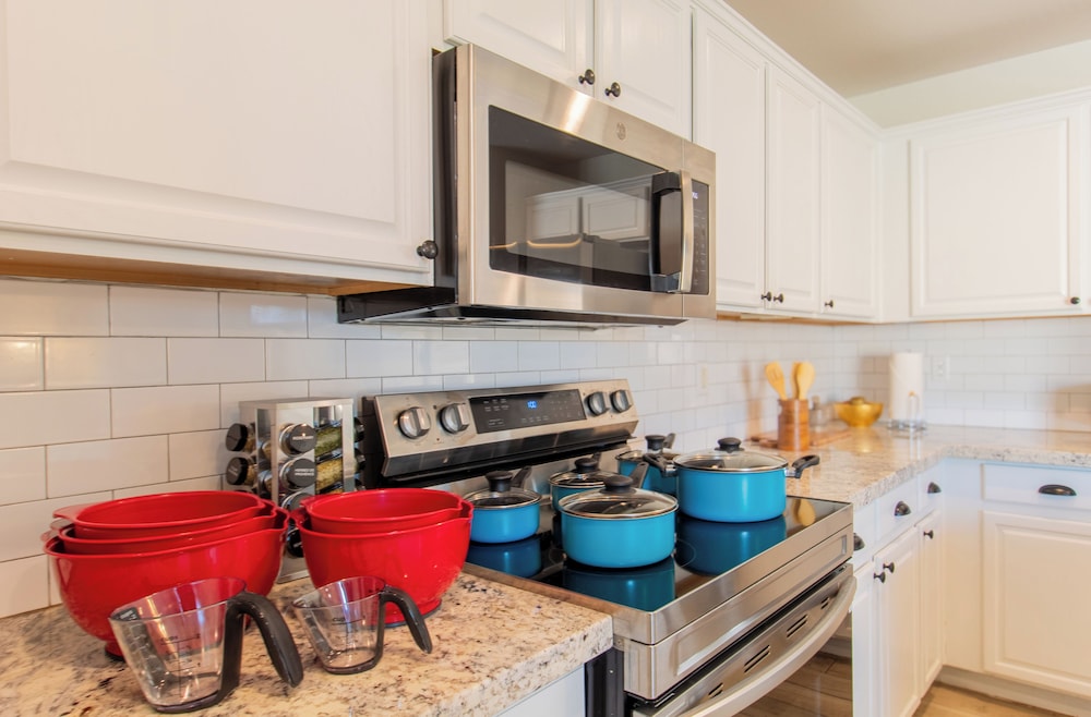 Casa Alessia 4BR Home & Heated Pool