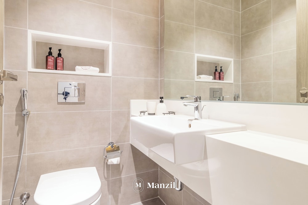 Manzil - Spacious 2BR near Dubai Mall