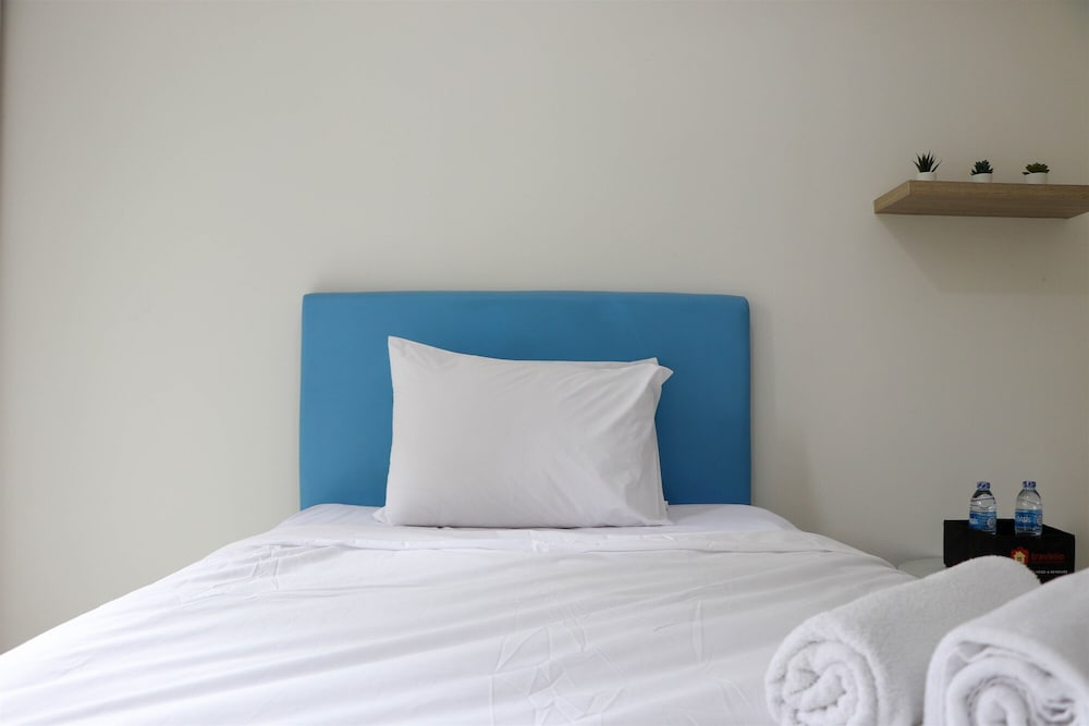 Warm and Nice Studio at Podomoro Golf View Apartment