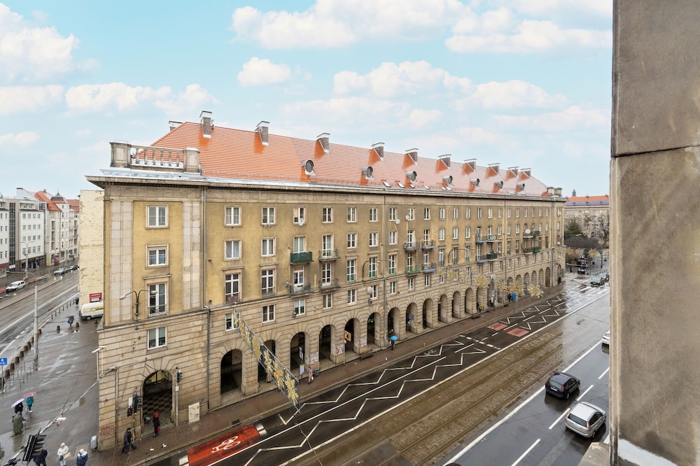 Studio in Central Wrocław by Renters view 5