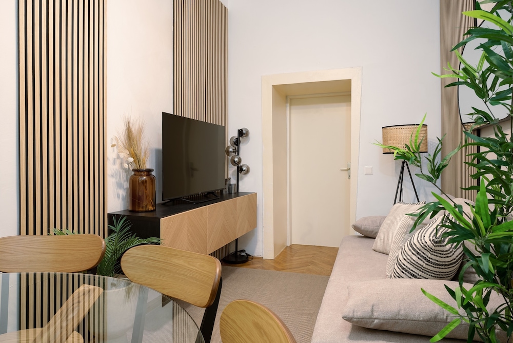 Designer Apartments - Near Danube