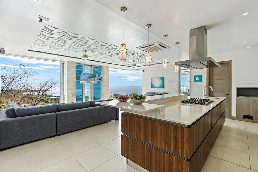 Luxury Villa Hot Tub Ocean Views Fully Staffed