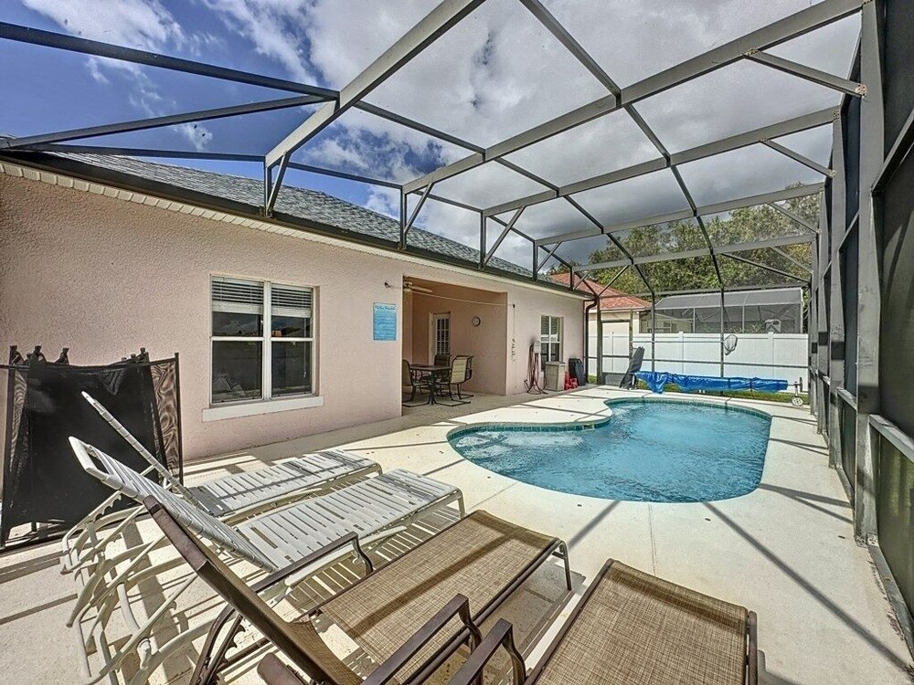Walk To Silver Spurs Rodeo And Heritage Park 4 Bedroom Home