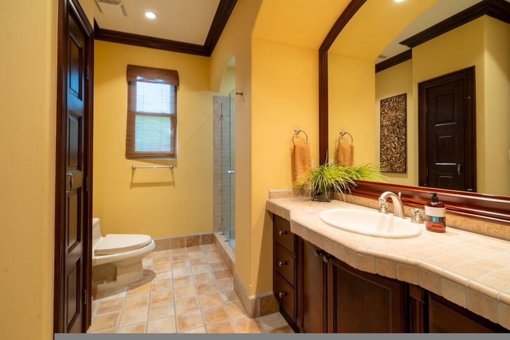 CR Luxury Bella Vista 7A 3 Bdrm