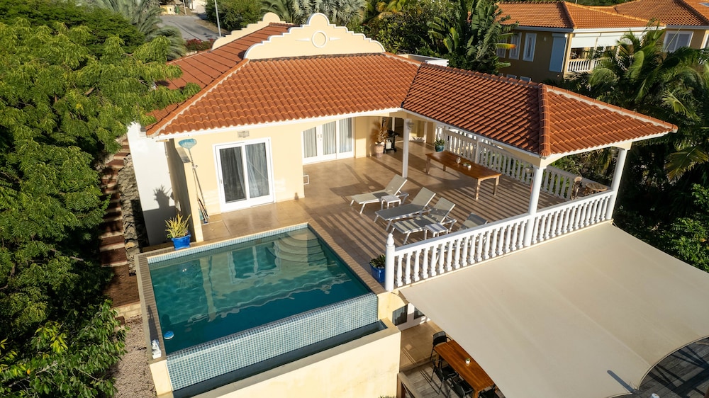 Coral Estate Holidays