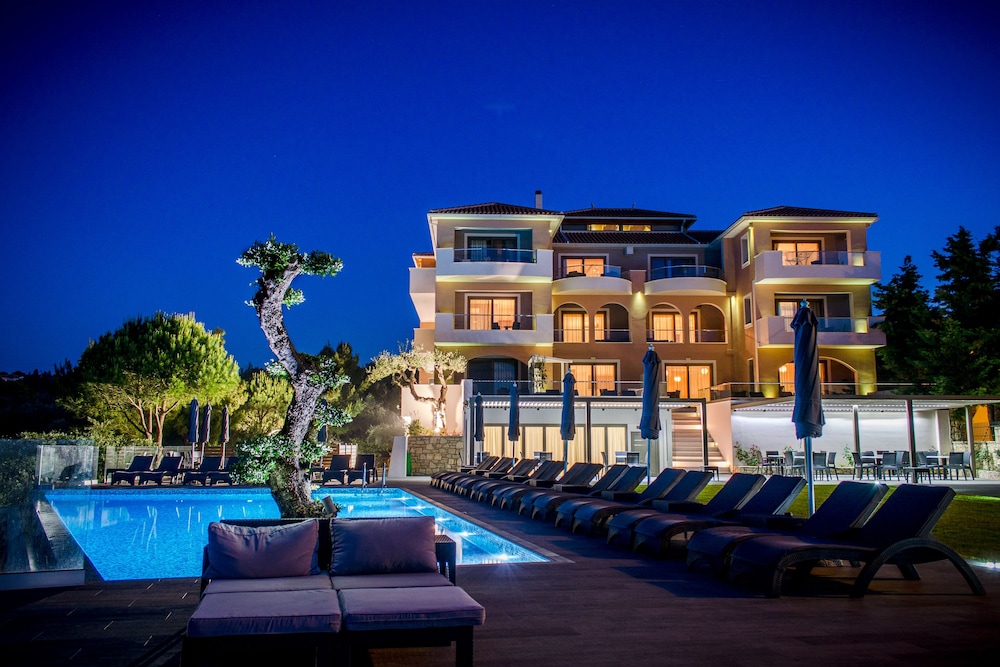 Kymothoe Elite Suites photo 1