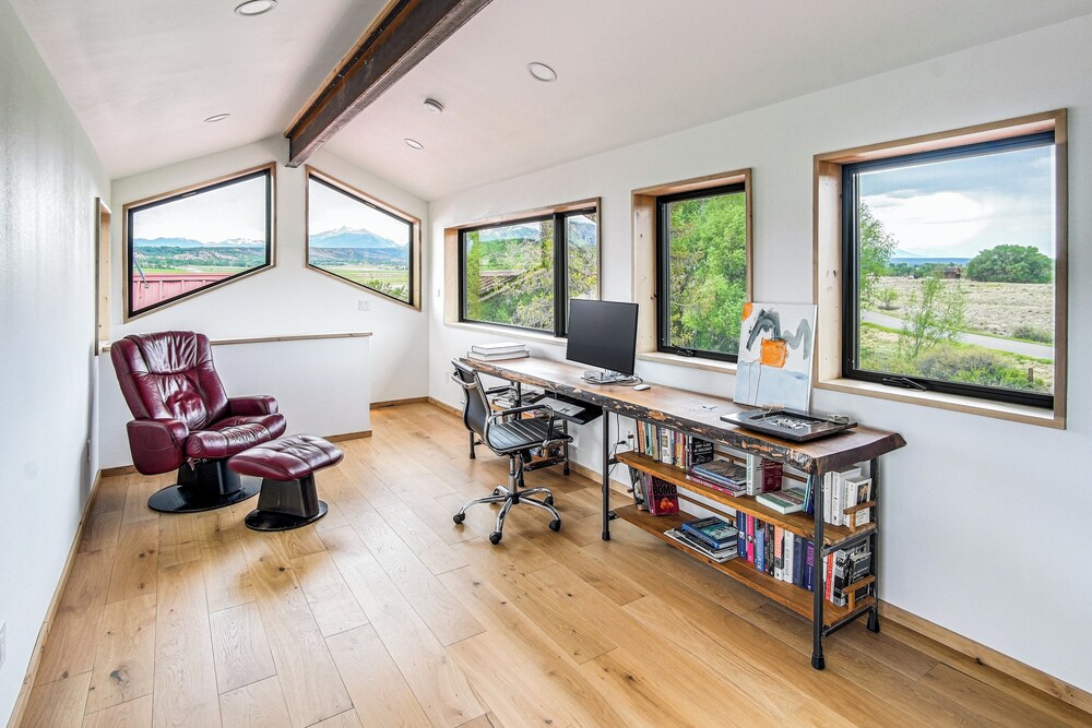 Stunning 14er Views! Private 6-acre Salida Retreat