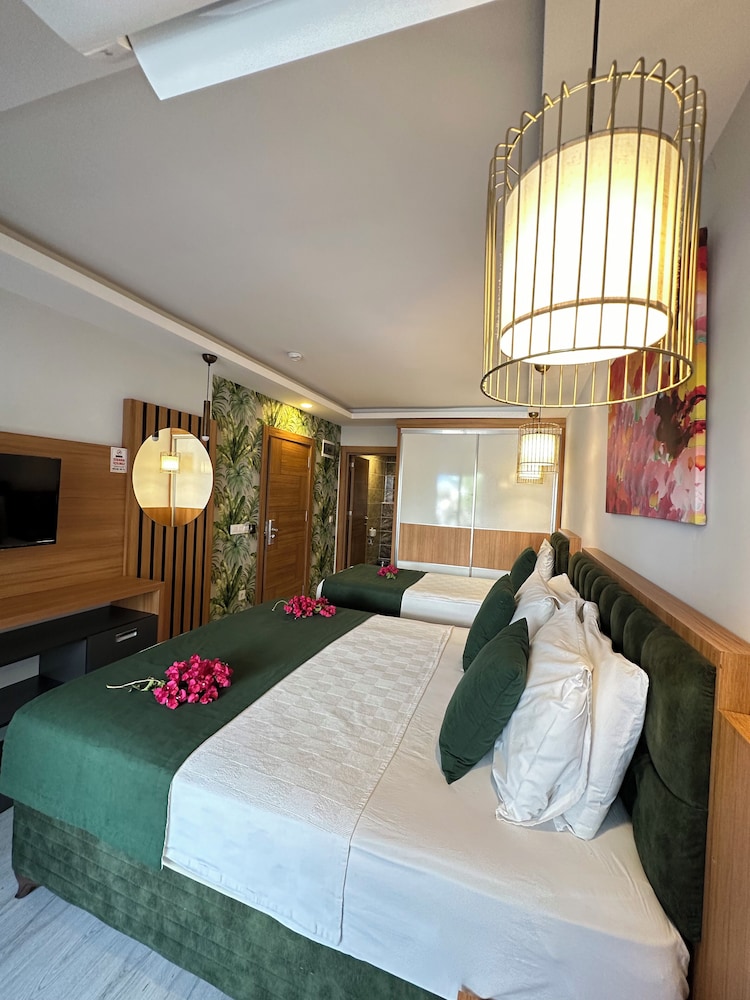 Mogons Exclusive Hotel - Image 56