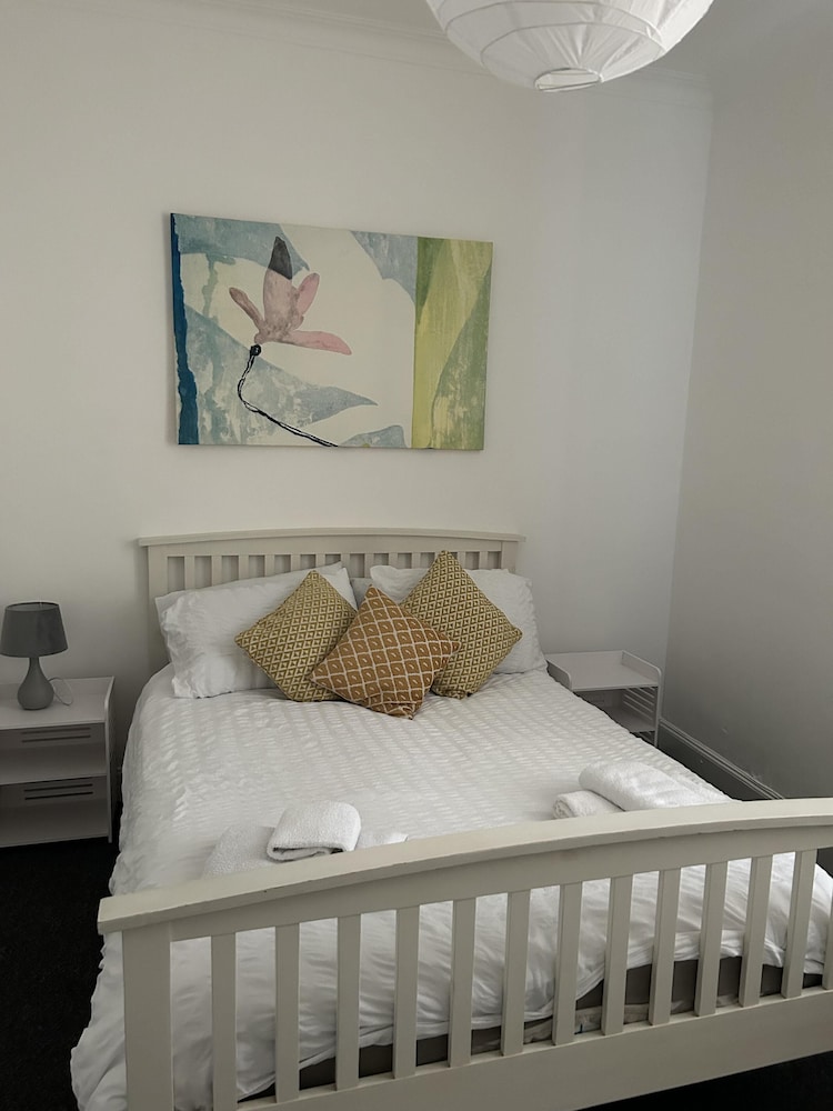 Immaculate 1-bed Apartment in Largs view 3