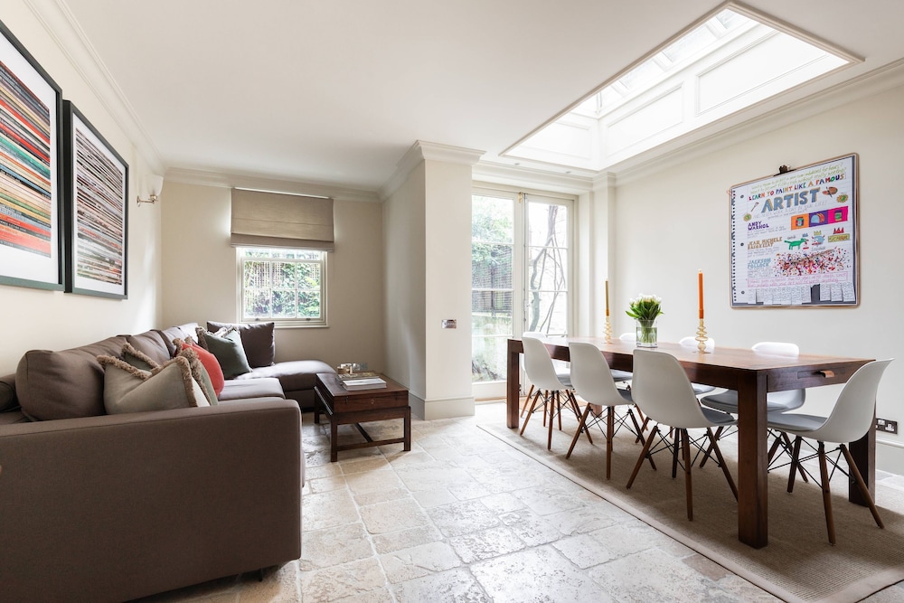 Kensington Place IV by Onefinestay