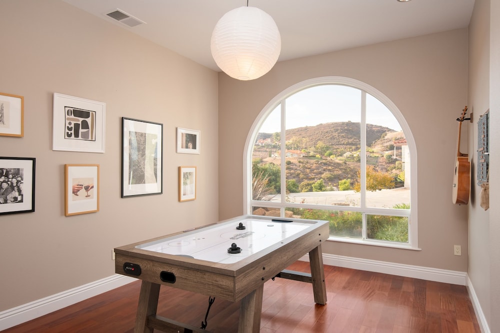 Colina by Avantstay Secluded Mountain Top Oasis w Pool Hot Tub Putting Green