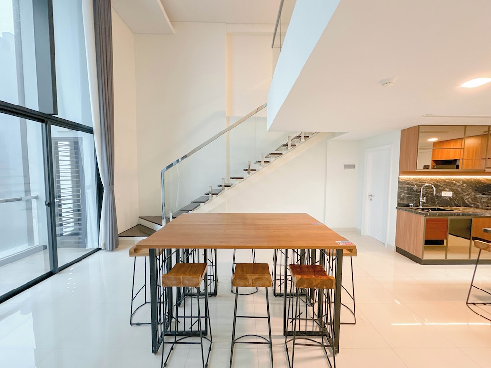 Spacious and Modern Studio SOHO Apartment at VieLoft SOHO and SKY Residence