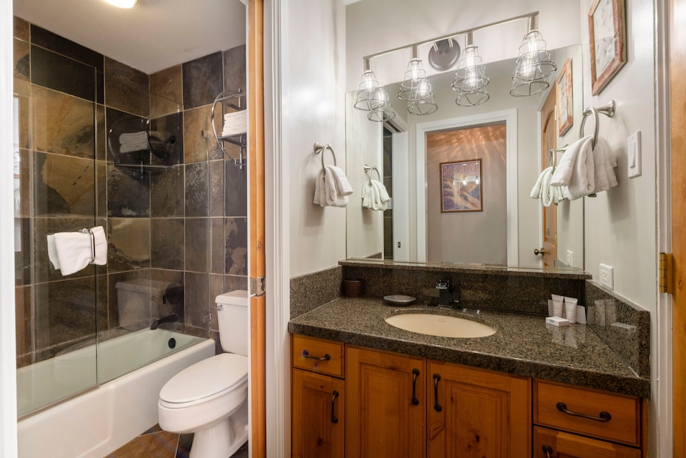 2BR Resort Plaza 5022 Slope-Side Park City Condo, Ideal for Families & Couples