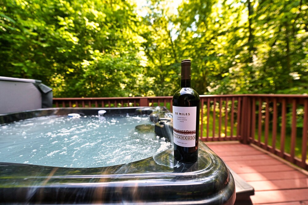 Smoky Mountains Honeymoon Cabin Dog Friendly