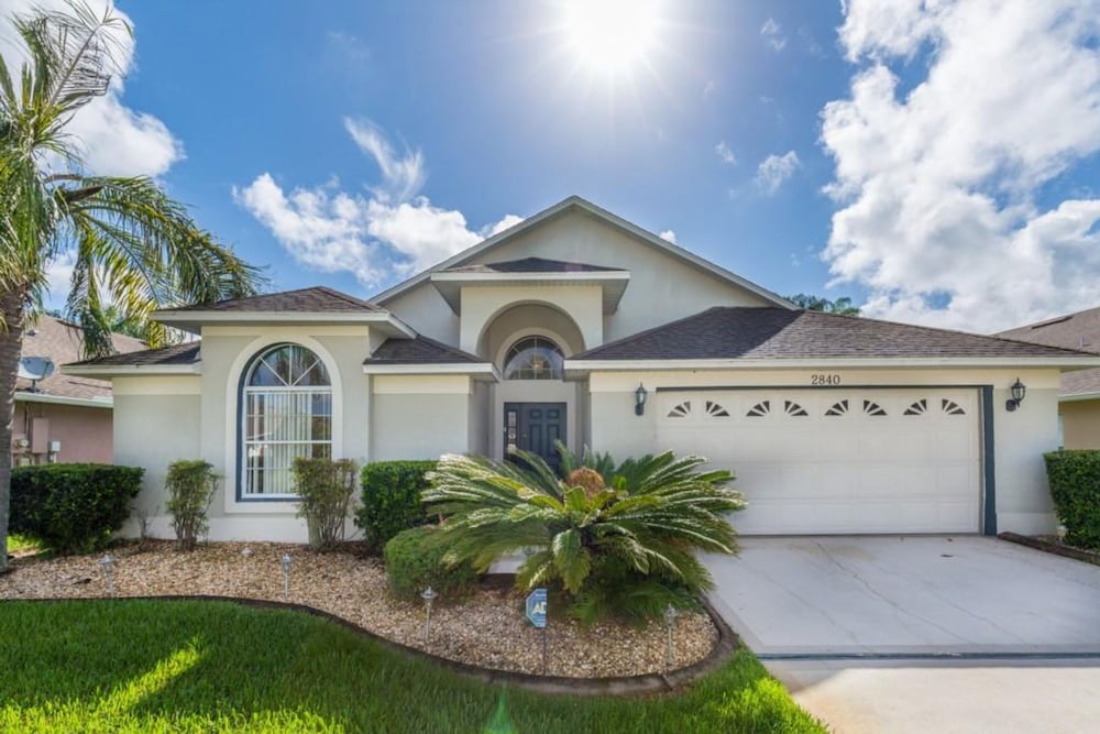 Relaxing Oak Island Pool Villa Close to Disney