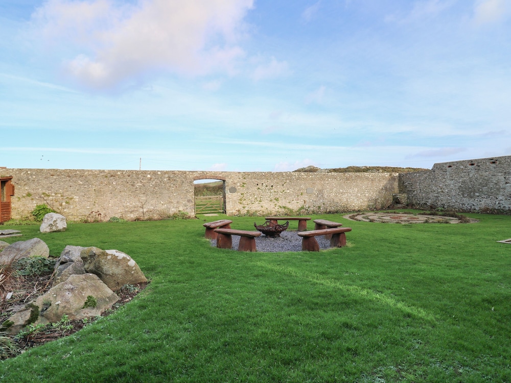 Lower Treginnis Farm