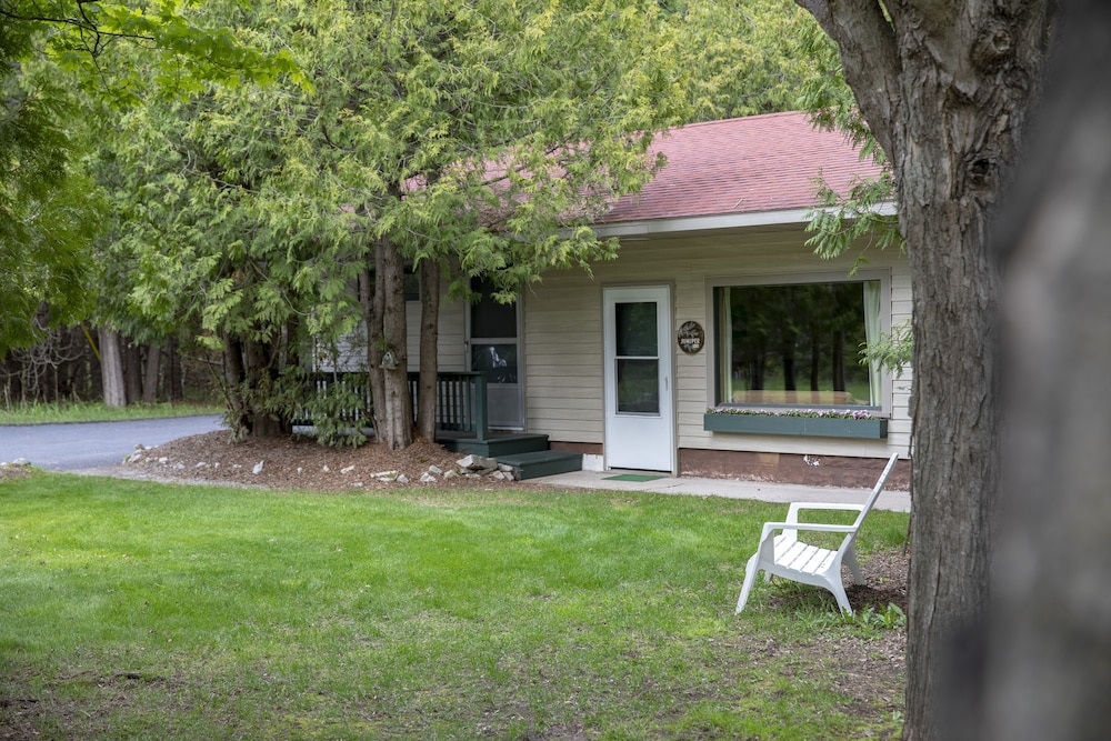 Ridges Inn & Suites